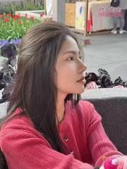 台湾妹腼腆黑长直小姐姐