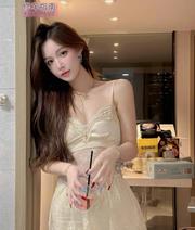 烟台白裙镜前E杯小情人