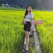 短裙微胖小狐狸