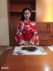 白皙小狐狸好听话配合